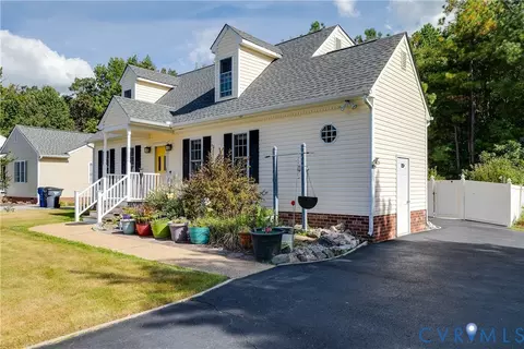 11701 Clear Ridge Dr, Midlothian, VA 23112 photo 3