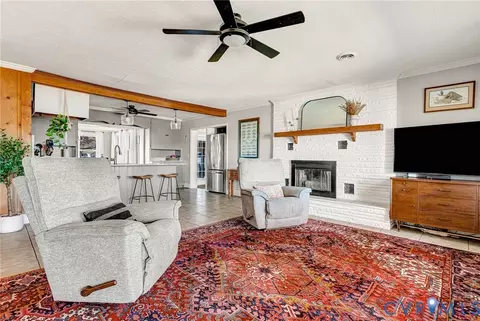 700 W Riverside Dr, Lanexa, VA 23089 photo 9