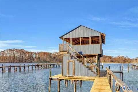 700 W Riverside Dr, Lanexa, VA 23089 photo 4