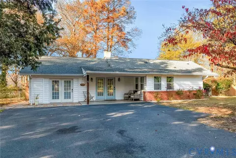 700 W Riverside Dr, Lanexa, VA 23089 photo 2