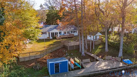 700 W Riverside Dr, Lanexa, VA 23089 photo 5