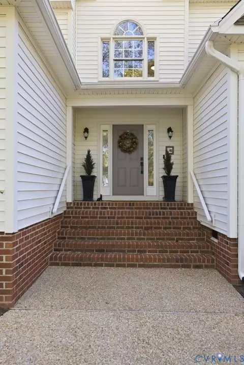 Exterior - 5600 Houndmaster Rd, Midlothian, VA 23112 photo 3 of 17