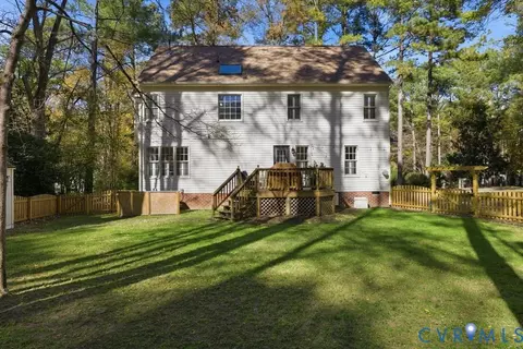 Exterior - 5600 Houndmaster Rd, Midlothian, VA 23112 photo 7 of 17