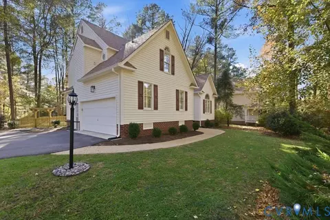 Exterior - 5600 Houndmaster Rd, Midlothian, VA 23112 photo 2 of 17