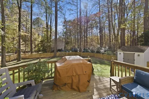 Exterior - 5600 Houndmaster Rd, Midlothian, VA 23112 photo 5 of 17