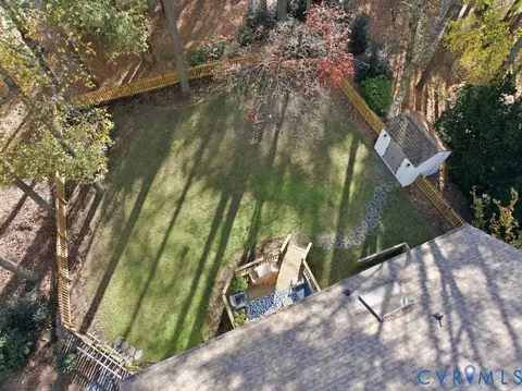 Exterior - 5600 Houndmaster Rd, Midlothian, VA 23112 photo 11 of 17