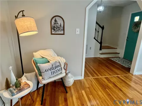 Entry Way - 5617 Chatmoss Rd, Midlothian, VA 23112 photo 2 of 2
