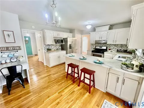 Kitchen - 5617 Chatmoss Rd, Midlothian, VA 23112 photo 1 of 5