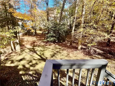 Exterior - 5617 Chatmoss Rd, Midlothian, VA 23112 photo 2 of 4