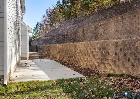 Exterior - 3107 Handley Rd, Midlothian, VA 23113 photo 7 of 9