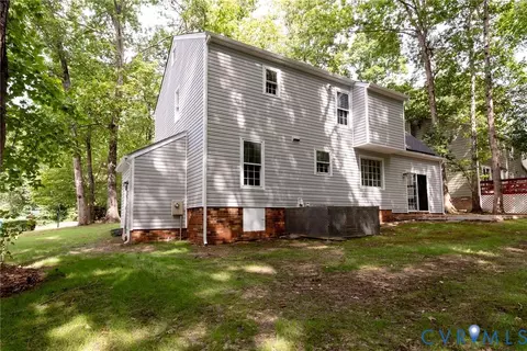 Exterior - 14011 Turtle Hill Rd, Midlothian, VA 23112 photo 5 of 10