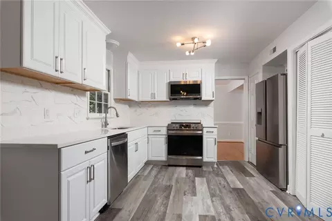 Kitchen - 14011 Turtle Hill Rd, Midlothian, VA 23112 photo 4 of 4