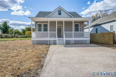 446 Byrne St, Petersburg, VA 23803