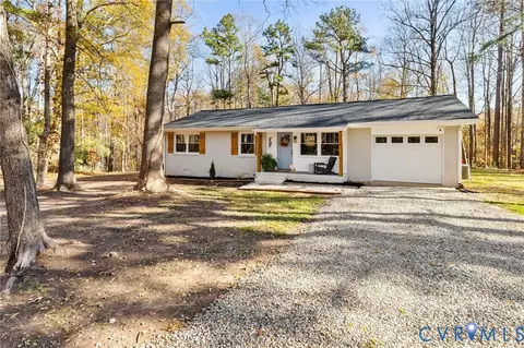 15531 Kennons Ln, Amelia Court House, VA 23002