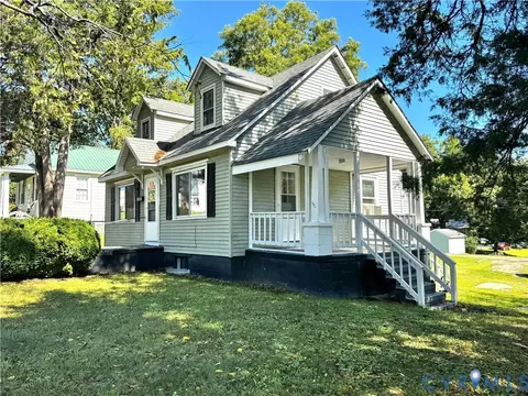 517 E Virginia Ave, Crewe, VA 23930