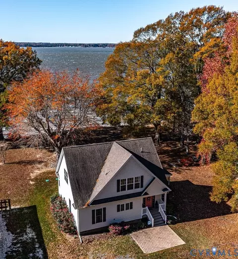 167 Headley Ln, Warsaw, VA 22572