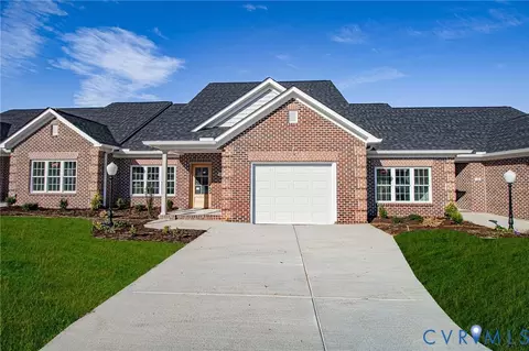 118 Cobblestone Dr, Hopewell, VA 23860