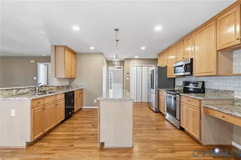 Kitchen - 15430 Foxvale Way, Midlothian, VA 23112 photo 2 of 4