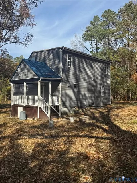 1205 Cox Rd, Blackstone, VA 23824 photo 4