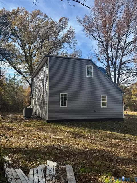1205 Cox Rd, Blackstone, VA 23824 photo 5