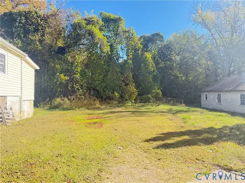 141 Stonewall Ct, Danville, VA 24540