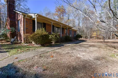 427 Pine Ln, King William, VA 23086