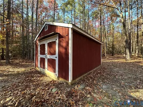 11211 Woodstock Heights Dr, Glen Allen, VA 23059