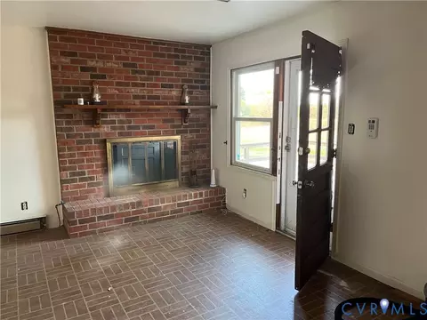 Living - 4711 Station Rd, Sutherland, VA 23885 photo 1 of 2