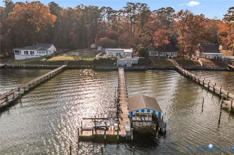 90 Deep Harbor Ln, Lancaster, VA 22503