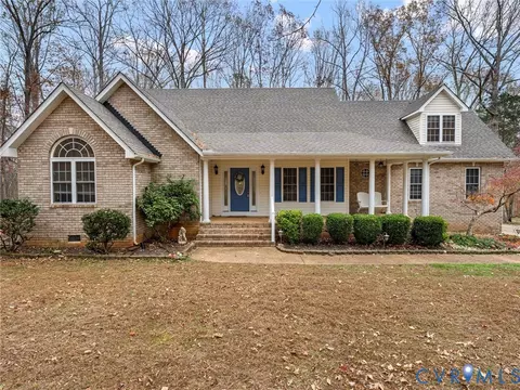 10525 Dutchess Ln, Amelia Court House, VA 23002