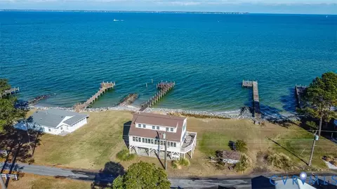 402 Riverside Dr, Deltaville, VA 23043