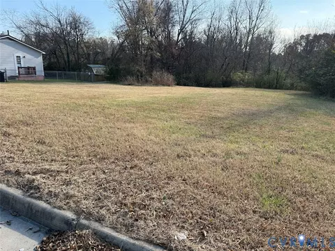 lot4 5 Second St, Blackstone, VA 23824