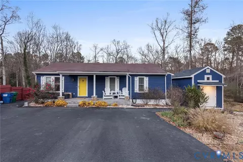 15601 Roland View Dr, Chester, VA 23831