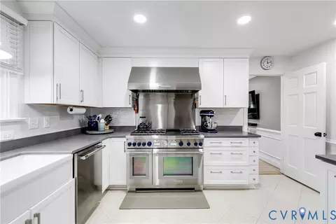 Kitchen - 3150 E Brigstock Rd, Midlothian, VA 23113 photo 3 of 9