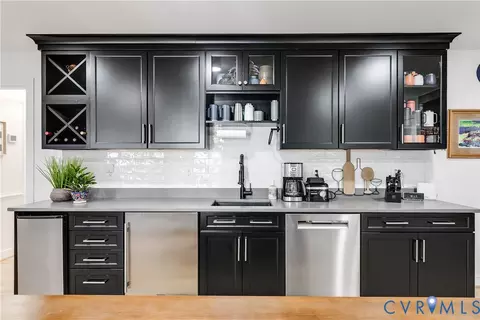 Kitchen - 3150 E Brigstock Rd, Midlothian, VA 23113 photo 8 of 9