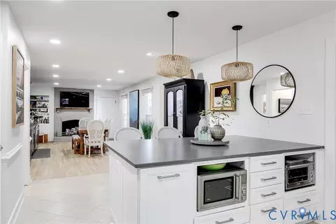 Kitchen - 3150 E Brigstock Rd, Midlothian, VA 23113 photo 5 of 9