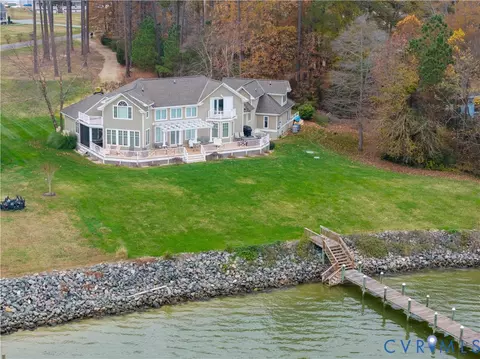 463 Rockingham Rd, Dunnsville, VA 22454