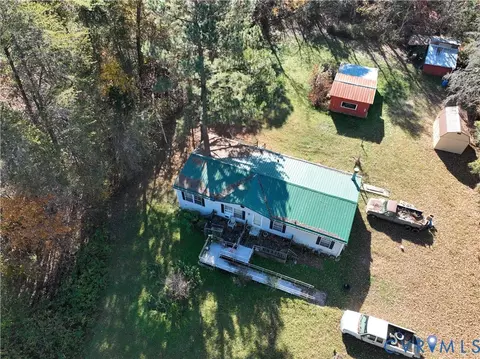 1101 Pineview Ln, Scottsburg, VA 24589