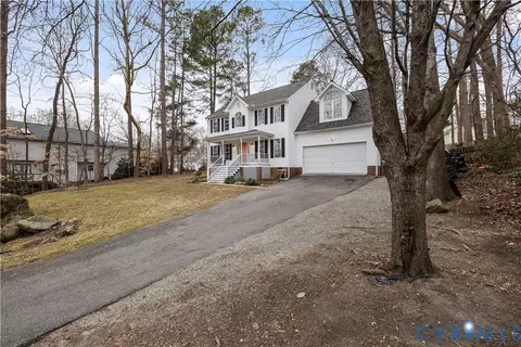 12206 Swift Crossing Dr, Midlothian, VA 23112