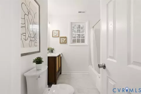 Bath - 1420 Talbert Dr, Richmond, VA 23224 photo 1 of 4