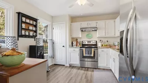 Kitchen - 14607 Chatmoss Ct, Midlothian, VA 23112 photo 3 of 3