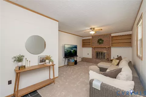Living - 42 Maple Ln, Blackstone, VA 23824 photo 3 of 3