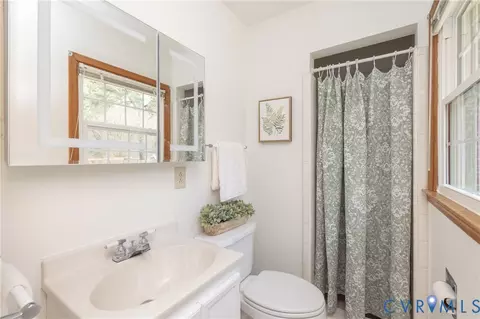 Bath - 42 Maple Ln, Blackstone, VA 23824 photo 1 of 5
