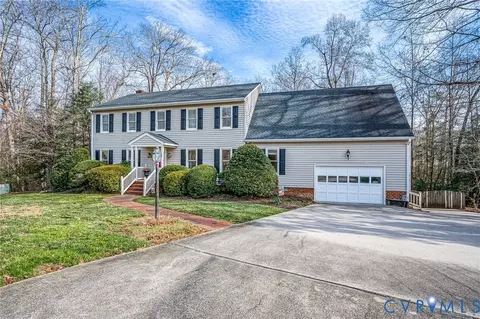 5301 Krag Rd, Chester, VA 23831