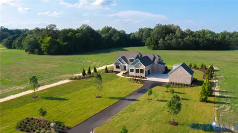 8297 Mount Eagle Rd, Ashland, VA 23005