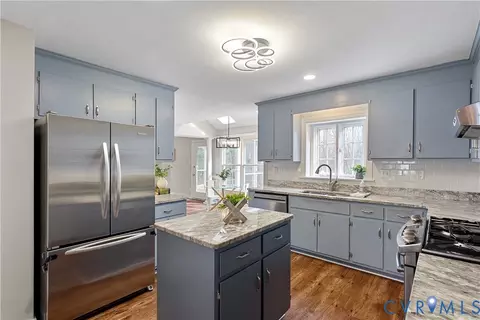 2305 Shadow Ridge Pl, Midlothian, VA 23112 photo 8