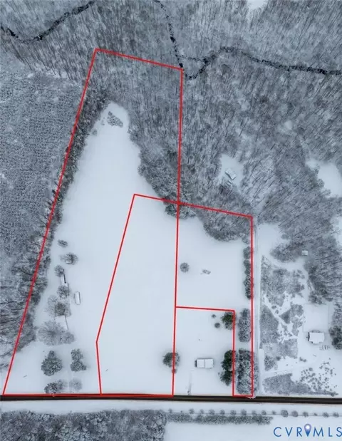 10674 Cross County Rd, Mineral, VA 23117