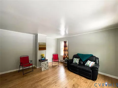 Living - 3867 Longview Dr, Kenbridge, VA 23944 photo 1 of 3