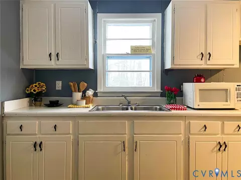 Kitchen - 3867 Longview Dr, Kenbridge, VA 23944 photo 2 of 2