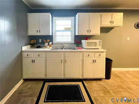 Kitchen - 3867 Longview Dr, Kenbridge, VA 23944 photo 1 of 2